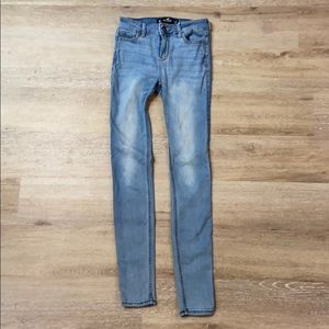 Hollister Mid Rise Super Skinny Size 0R